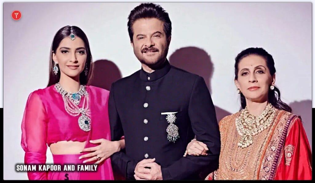 Sonam kapoor, Anil Kapoor And Sunita kapoor